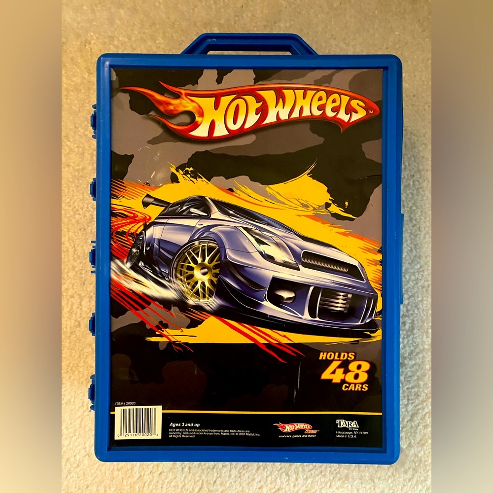 Hot wheels 48 car case! Great condition 2007